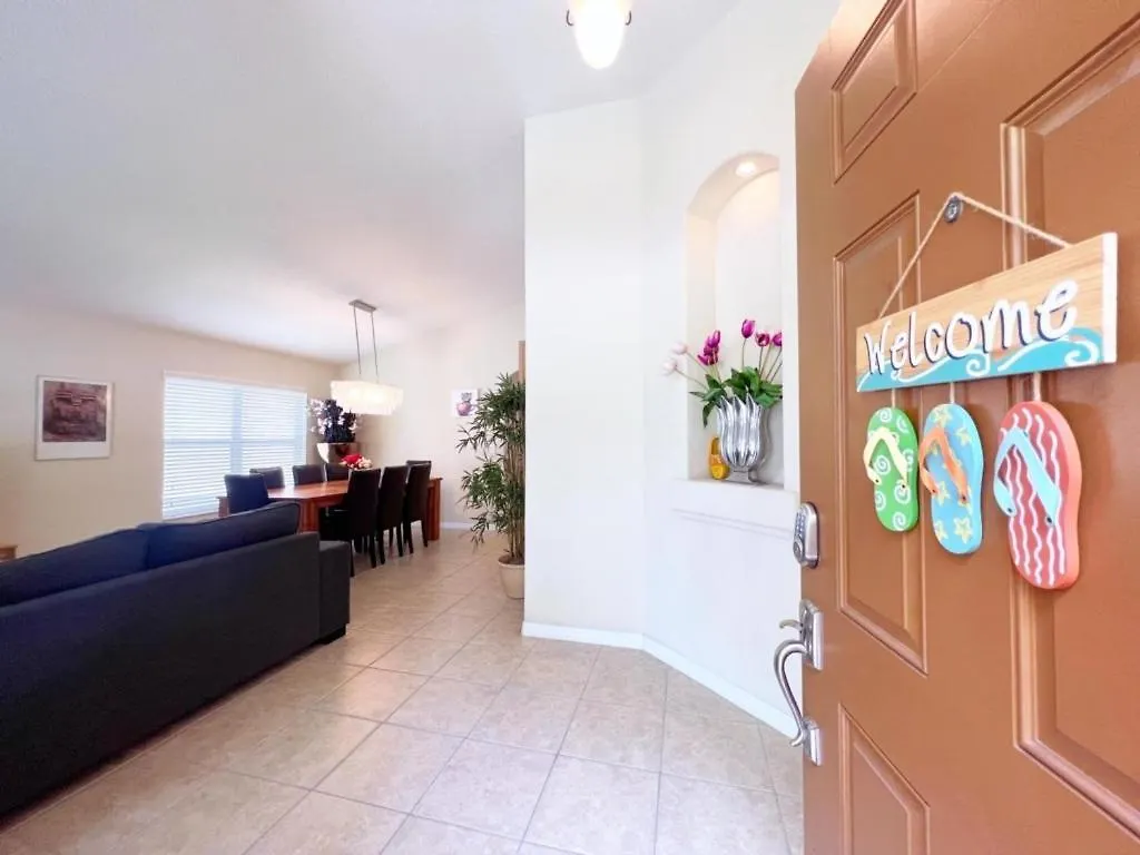 Great Privacy By Pool- Pool Home With Game Room Home Davenport 0*,