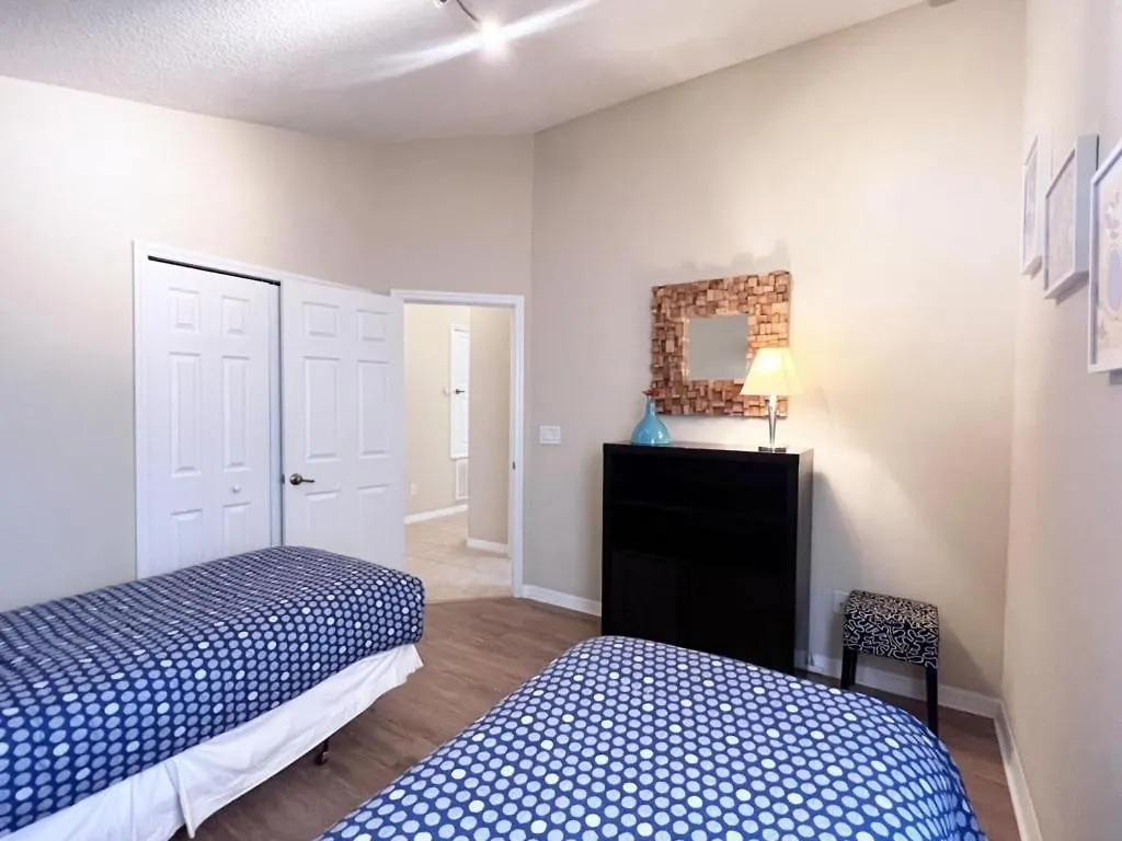 Great Privacy By Pool- Pool Home With Game Room Home Davenport