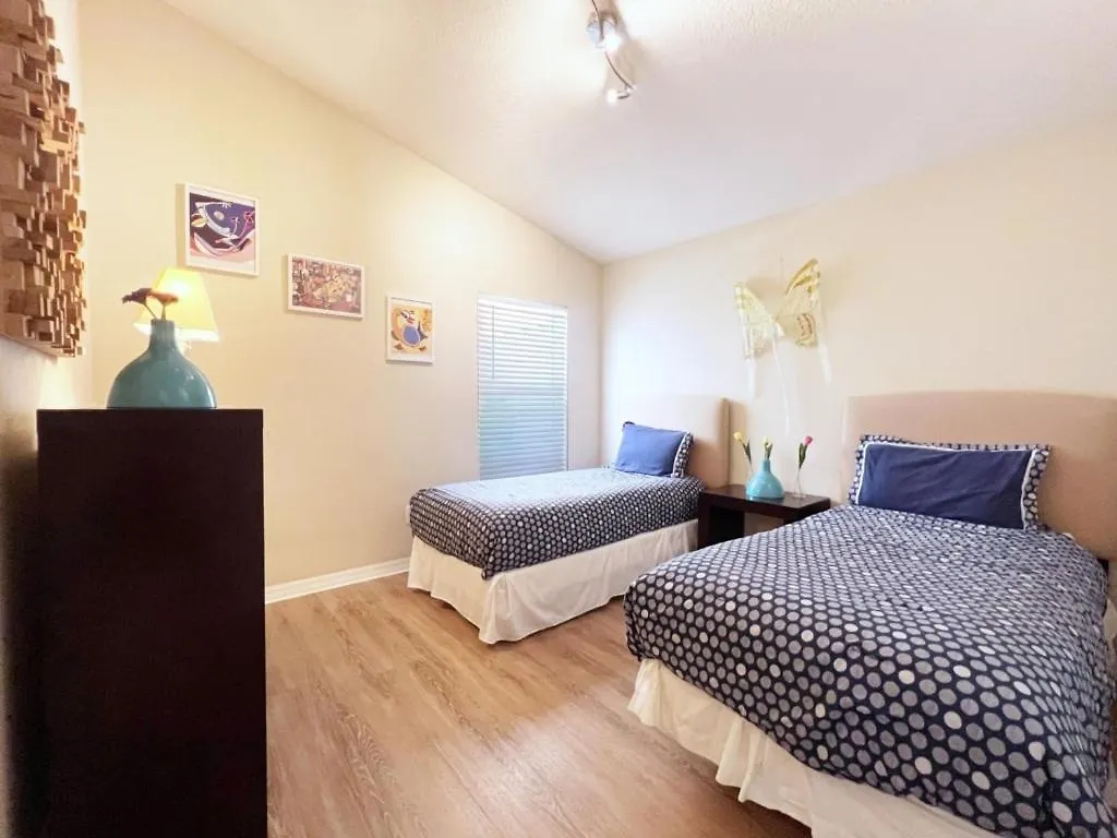 Great Privacy By Pool- Pool Home With Game Room Home Davenport Holiday home