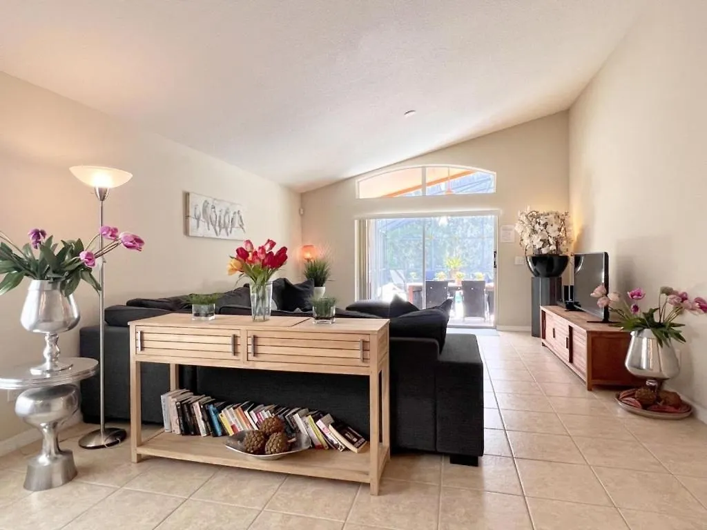 Great Privacy By Pool- Pool Home With Game Room Home Davenport