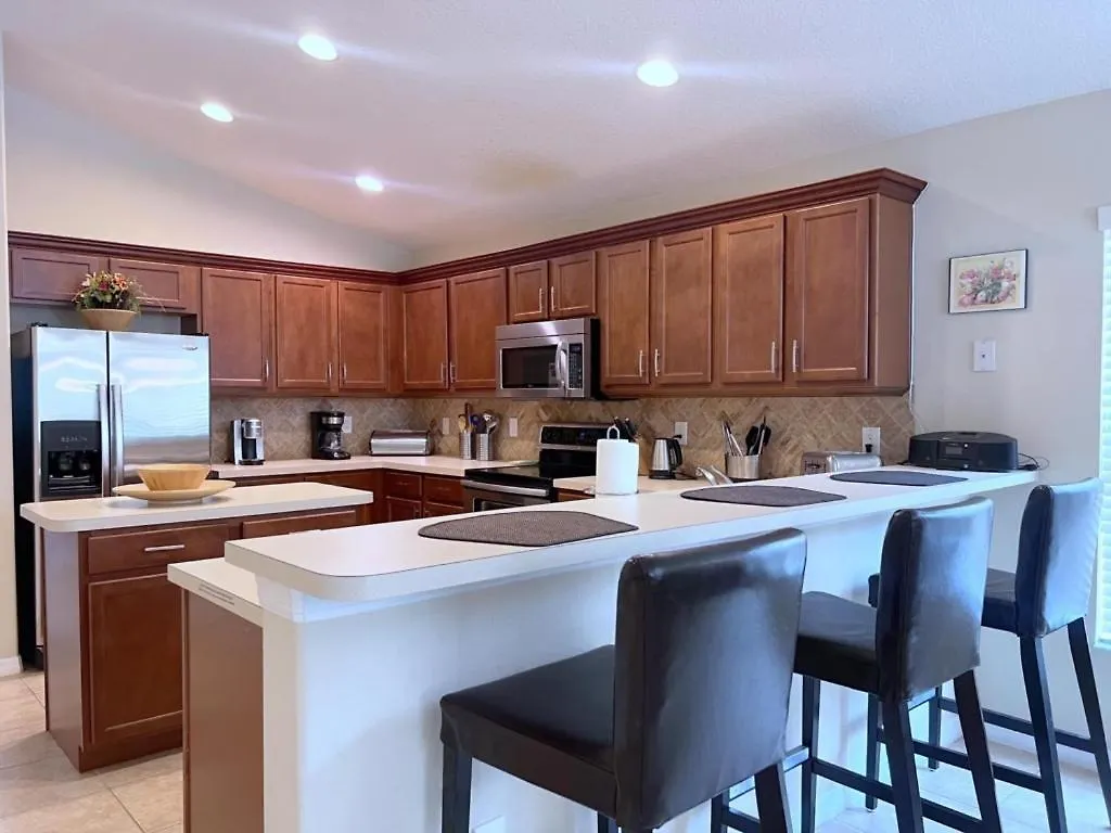 Great Privacy By Pool- Pool Home With Game Room Home Davenport Holiday home