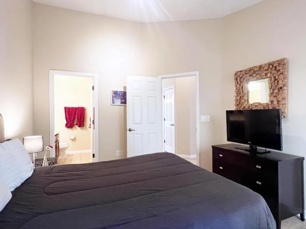 Great Privacy By Pool- Pool Home With Game Room Home Davenport Holiday home